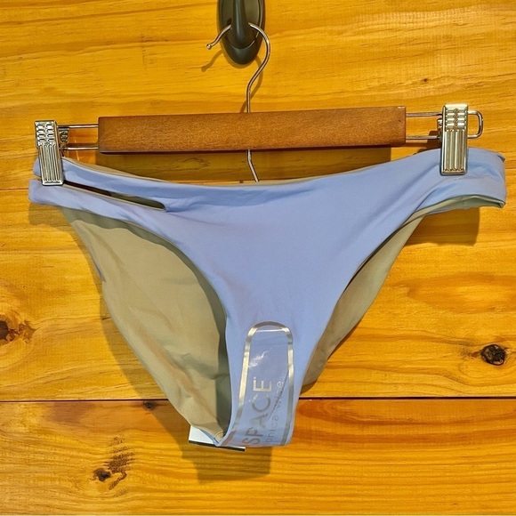 L*SPACE Breakers Reversible Cutout Bikini Bottom Grey Periwinkle Blue Small NWT1 - Picture 3 of 7